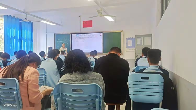 凝心聚力展风采，听评研讨促提升——青岛兴华汽车工程学校教师公开课活动